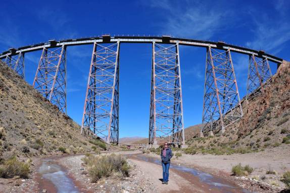 O impressionante viaduto La Polvorilla, na região de San Antonio de Los Cobres - Argentina
